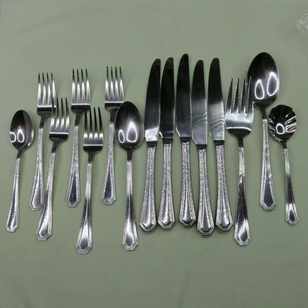 Wallace Arlington Lot of 14 Soup 4 Salad Forks 5 Knives 1 Teaspoon Serving